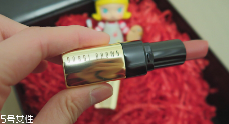 送閨蜜新年禮物怎么挑選？送這些美妝產品她會尖叫