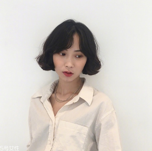 短發有劉海好看還是沒有劉海好 能修飾臉型更顯小臉