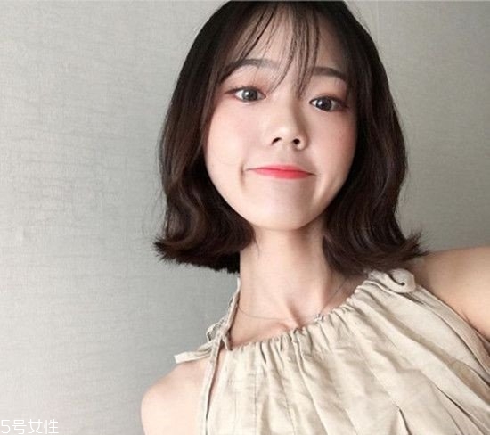 外翹短發適合什么臉型？再燙內扣你就out了