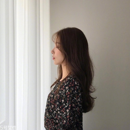 女生發質軟適合什么發型？胖圓臉顯瘦發型參考