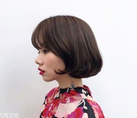 中分發型適合什么臉型的女生 2018短發發型推薦