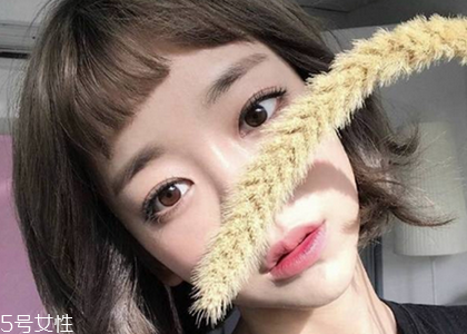 短發波波頭怎么樣好看 知性又輕熟的韓式中分短發