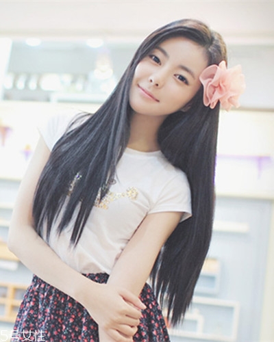 小個子女生適合什么發型？蓬松隨意效果