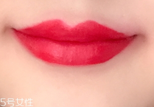 唇彩怎么涂？按照步驟涂抹