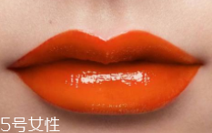 怎么涂口紅不顯唇紋？關鍵是做好打底