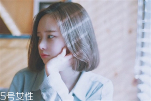 小個子女生適合什么發型？蓬松隨意效果