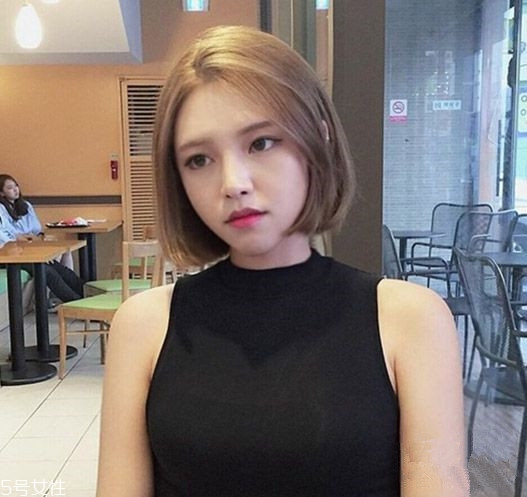小個子女生適合什么發型？蓬松隨意效果