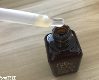 雅詩(shī)蘭黛適合油性皮膚嗎？