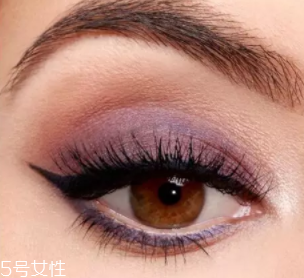 紫色眼影怎么畫好看？淡紫色超有女人味