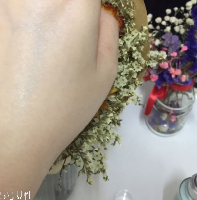 雅詩蘭黛乳液多少錢？