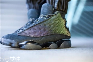 運動鞋氣墊咯吱的響怎么辦？可能是漏氣或者進水了