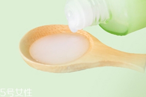 爽膚水有沉淀能用嗎？
