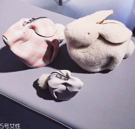 loewe和bv哪個檔次高？著名奢侈品牌間的對決
