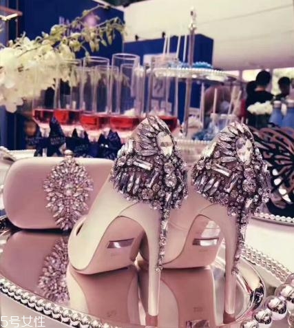 badgley mischka鞋子多少錢？比jc、rv價(jià)格美麗多了