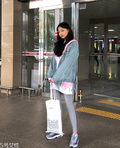 牛仔上衣配什么鞋子？輕松凹出街拍潮范
