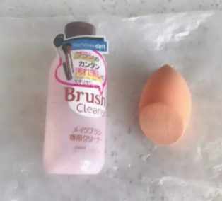 美妝蛋能用洗面奶洗嗎？洗面奶洗不掉彩妝
