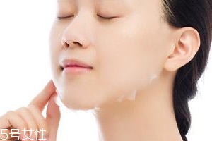 長痘痘可以敷玻尿酸面膜嗎？幫助痘肌恢復