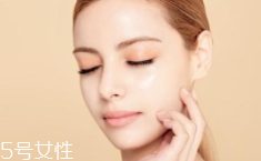 素顏霜前面用什么？妝前保養不可少