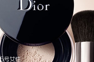 dior迪奧蜜粉哪款好用？讓妝效更持久