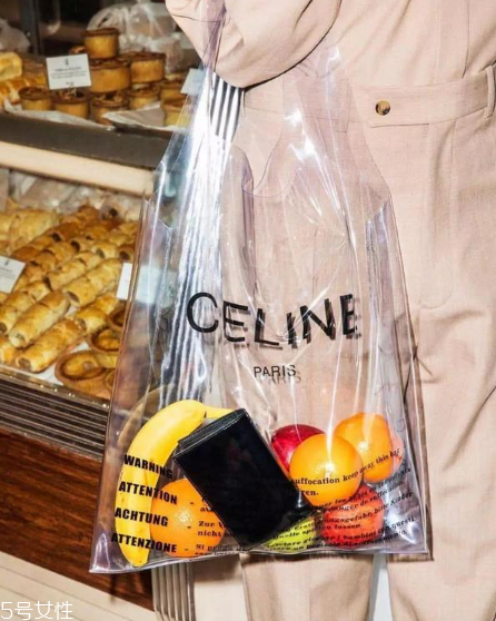 celine塑料袋多少錢？被代購炒翻天塑料包