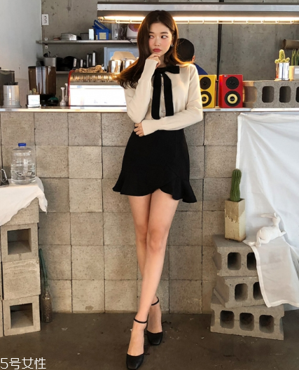 米色毛衣怎么搭配？打造氣質女神范兒