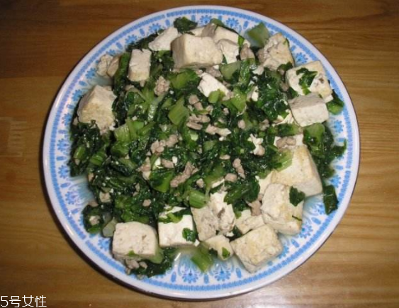萵筍葉能蒸包子吃嗎？沒焯水會發苦