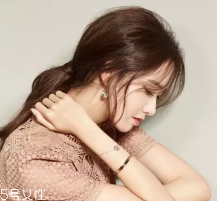 什么發型顯老 發箍沒帶好顯老一百倍