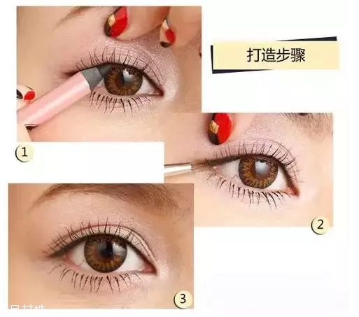 怎么樣畫內眼線不暈染 用眼影粉和蜜粉打底