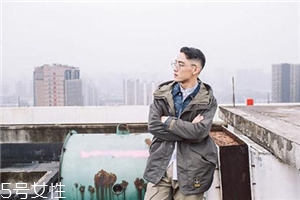 男生怎么穿顯得成熟？輕松塑造穩重形象