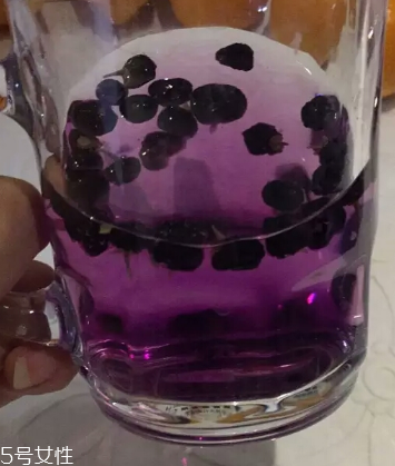 黑枸杞為什么是藍色？花青素的原因