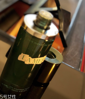 海藍之謎精萃液跟爽膚水有什么區別？用于爽膚水之后