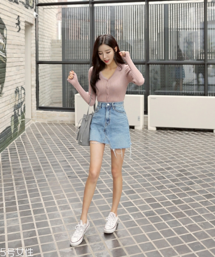 牛仔短裙搭配什么鞋？瞬間變身萌萌少女