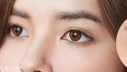 棕色眼影配什么口紅？任何唇色都可以