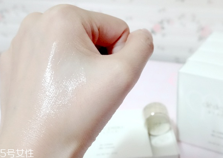 乳液和面霜的正確使用方法 日?；A(chǔ)護(hù)膚