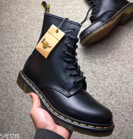dr.martens是哪個(gè)國(guó)家的？首屈一指的工鞋品牌