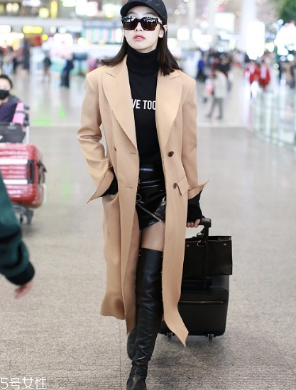 黑色打底衫怎么配衣服？時(shí)尚界的常青單品