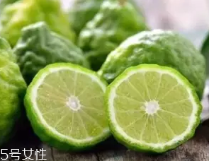 柑橘調(diào)香水好聞嗎？吃了這個(gè)大橘子