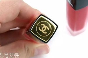 香奈兒印記唇釉154是啞光嗎？美到窒息的色號(hào)
