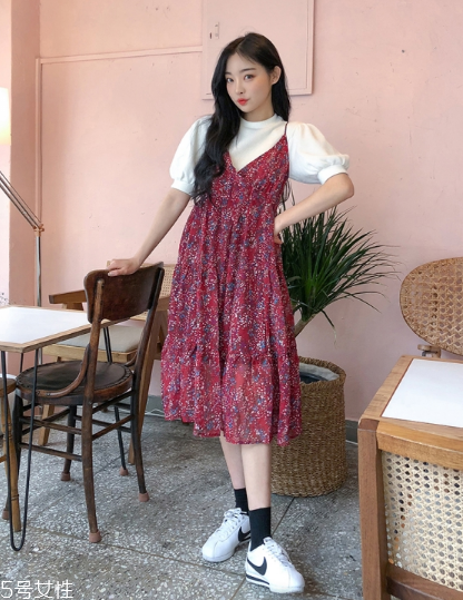 印花連衣裙配什么鞋子？印花連衣裙搭配鞋子圖片