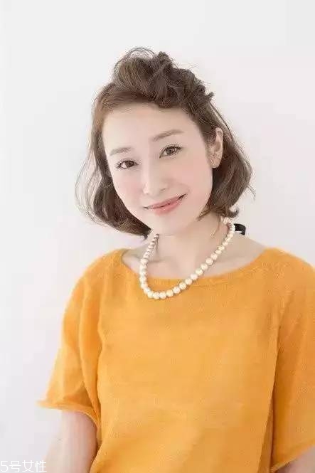 不長不短的頭發做什么發型好看 不長不短的發型