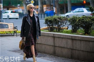 碎花連衣裙配什么外套？碎花連衣裙搭配外套圖片