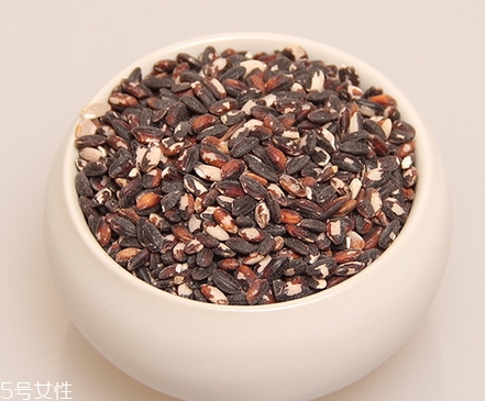 血糯米和黑米的區別 血糯米是黑米嗎？