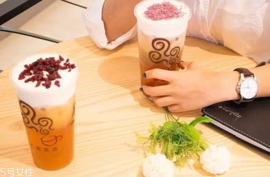 四云奶蓋貢茶哪個好喝？四云奶蓋貢茶點單攻略
