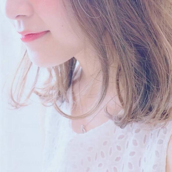 女半長不短的頭發造型圖欣賞