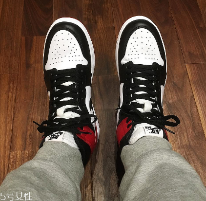 aj 1黑腳趾有女款嗎？aj 1黑腳趾有女生碼數嗎