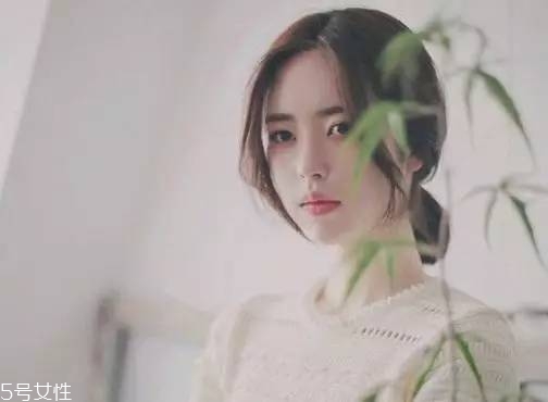 夏天扎什么頭發最涼快 22款夏日清涼編發