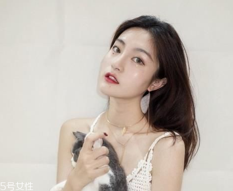 睡眠面膜能涂在眼睛周圍嗎 睡眠面膜的使用誤區