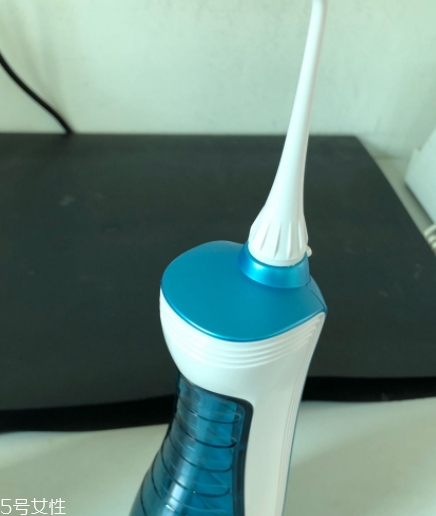 沖牙器和牙線哪個好？沖牙器和牙線的優缺點