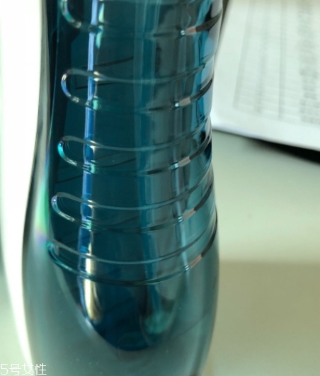 沖牙器和牙線哪個好？沖牙器和牙線的優缺點