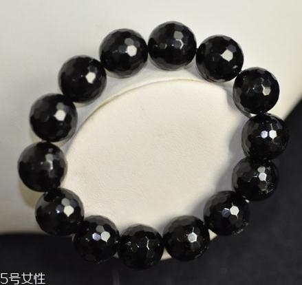 黑瑪瑙手串戴哪只手？黑瑪瑙手串佩戴忌諱